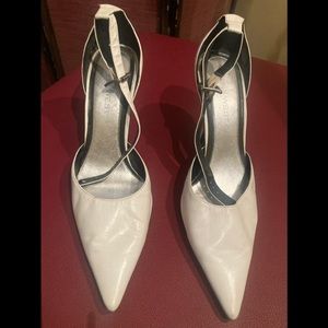 SOLD! White Leather Pumps by Nine West❤️